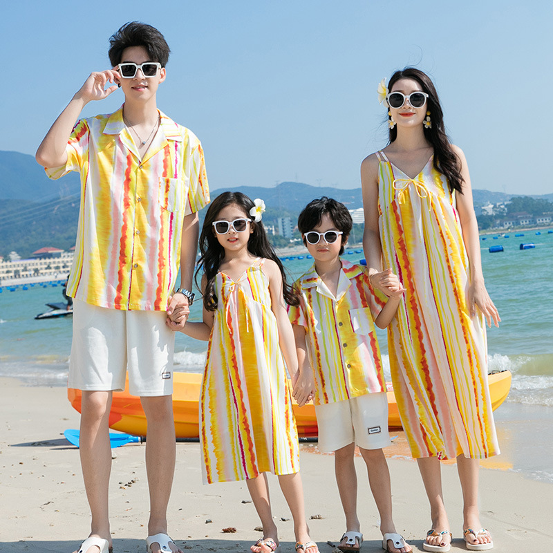 ชุดเสื้อผ้าสองชิ้นสำหรับวันหยุ - Summer Clothing Resort บทวิจารณ์และราคา